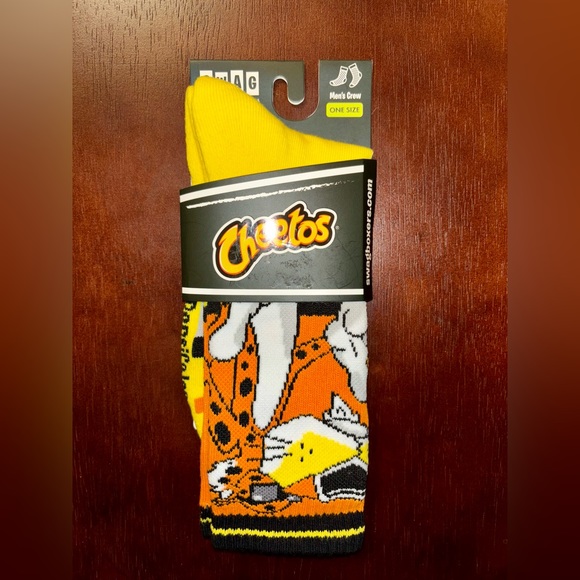 CHEETOS SWAG CREW SOCKS NWT MEN’S SHOE SIZE 8-13 - Picture 1 of 2